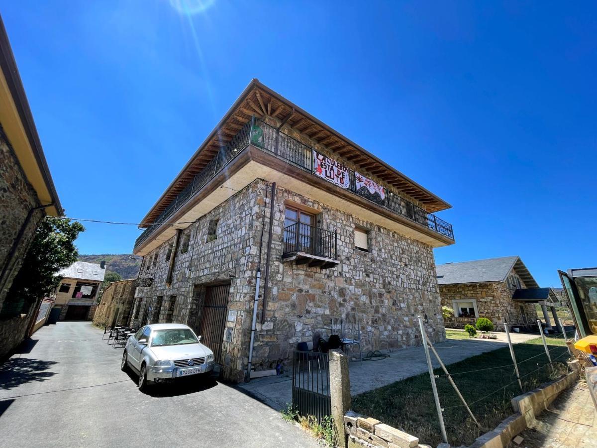 Hotel La Guarida De La Lleira Ferreras de Arriba Exterior foto